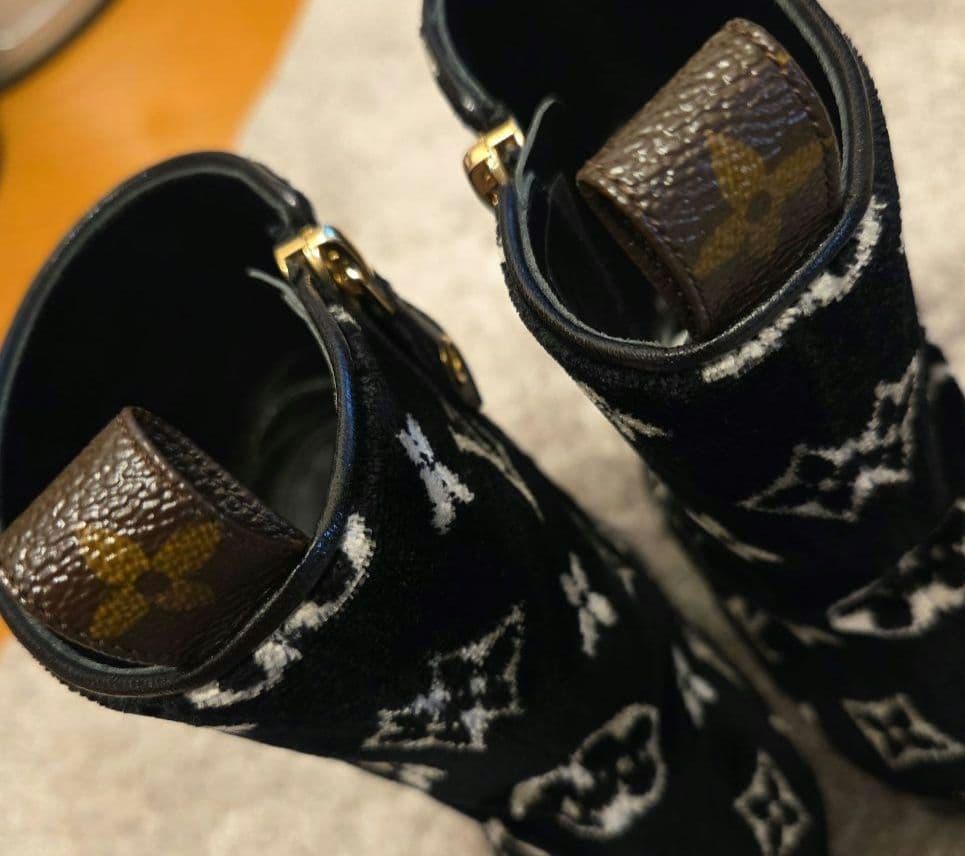 ルイ・ヴィトン　スエードショートブーツ