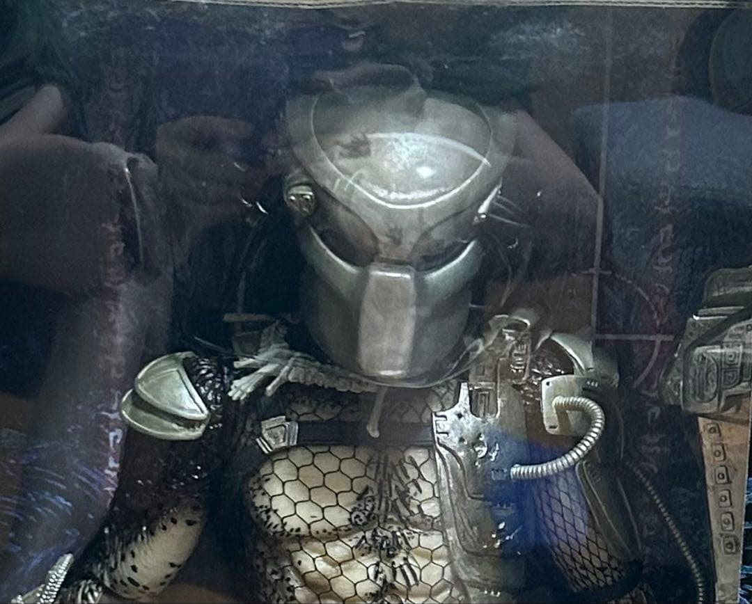 ネカジャングルハンタープレデターwithLEDライト1/4アクションフィギュア