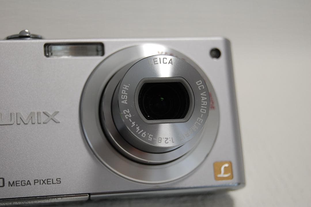 ＜中古完動品＞Panasonic DMC-FX37 シルバー
