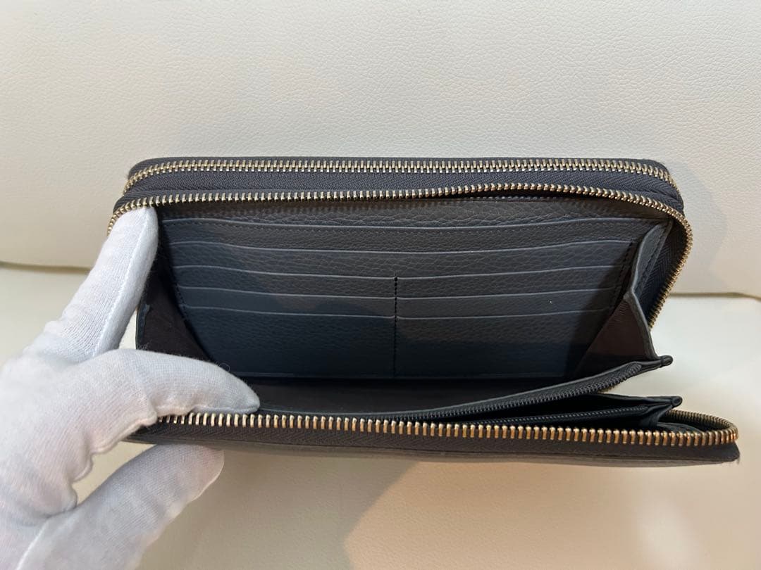 Gucci 大容量ダブルジッパー長財布