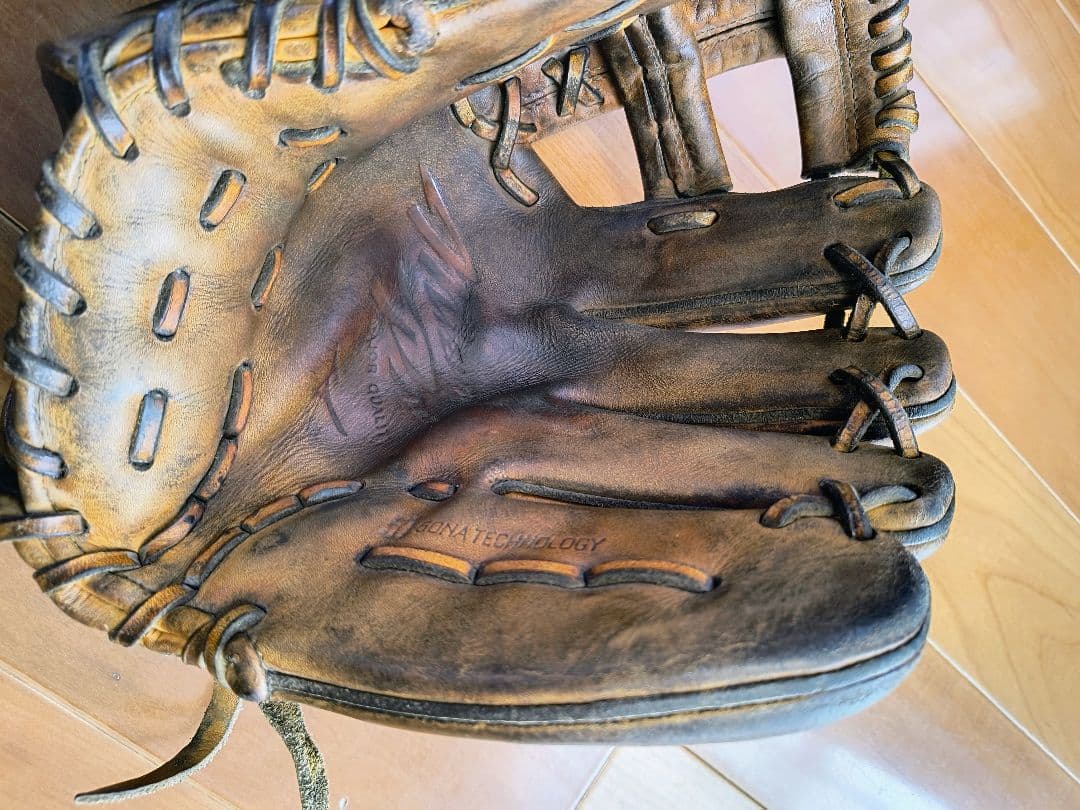 ミズノプロ　硬式　内野手グローブ　最高品質　嬉しい型良好！　硬式球おまけ