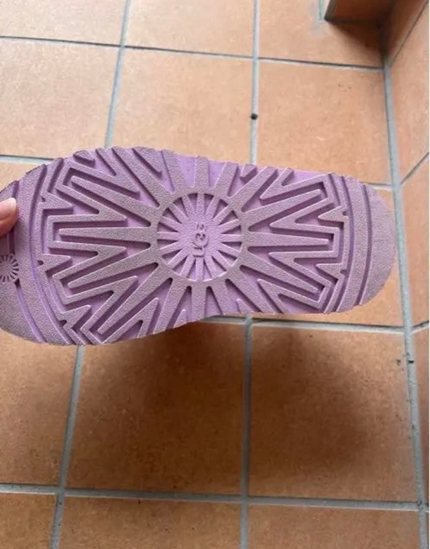 UGG フワフワプラットフォームサンダル