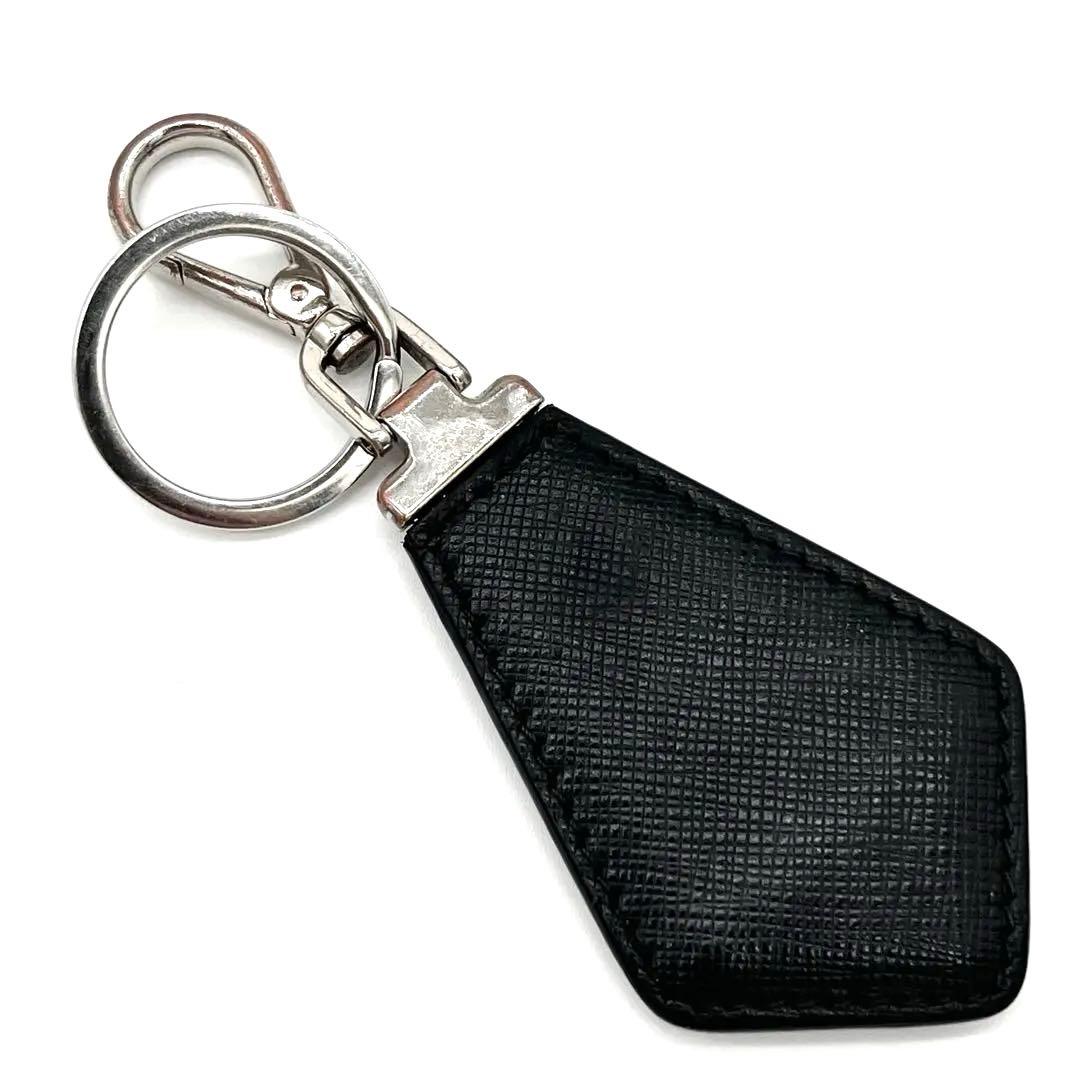 PRADA キーホルダー　三角ロゴトライアングル　サフィアーノレザー　ブラック