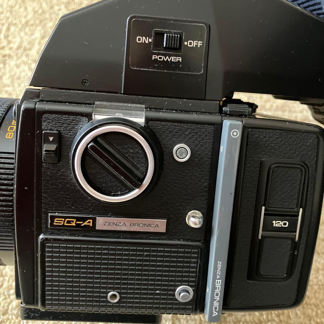 ブロニカSQ-A とNikonのキャップ