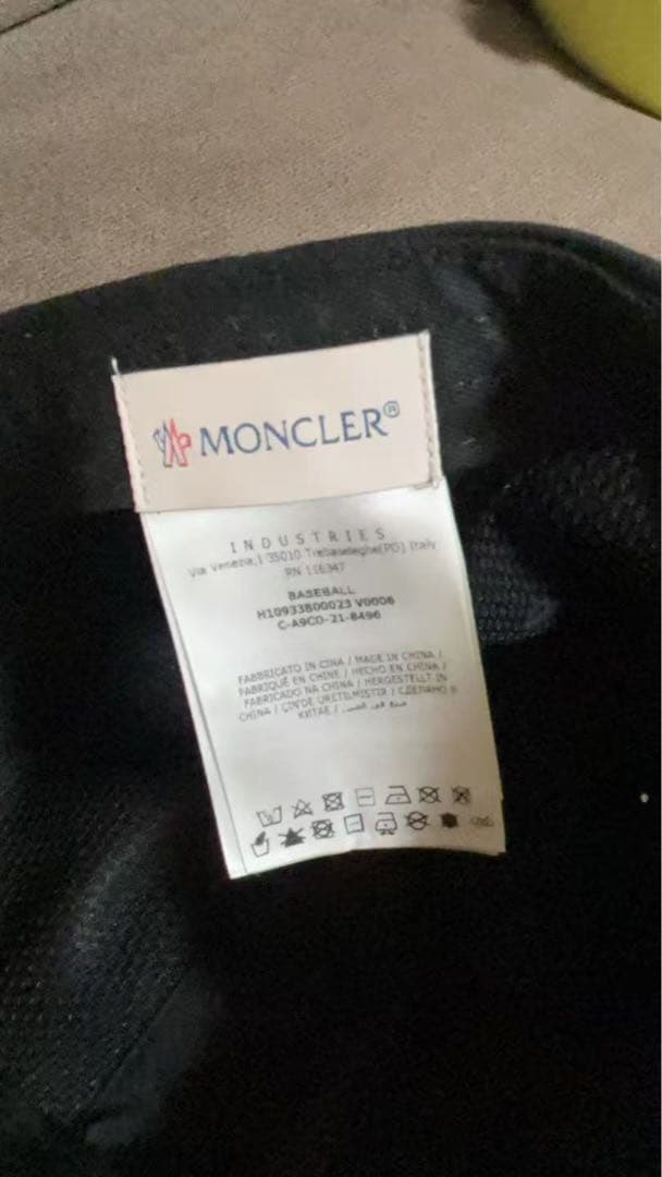MONCLER ブラック キャップ フリーサイズ　男女兼用
