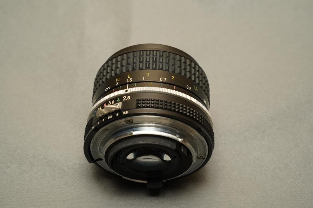 Nikon Nikkor 24mm f/2.8 レンズ