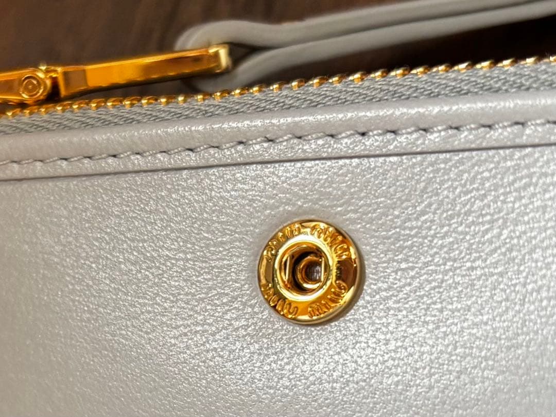 【新品】MIUMIU マテラッセ ナッパレザー ミニ財布