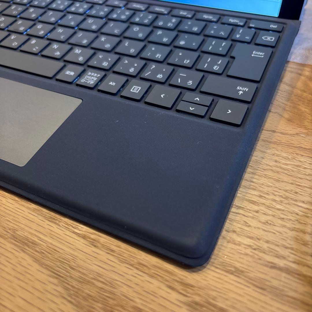 【週末値下げ】Microsoft Surface Pro 7 256GB 8GB