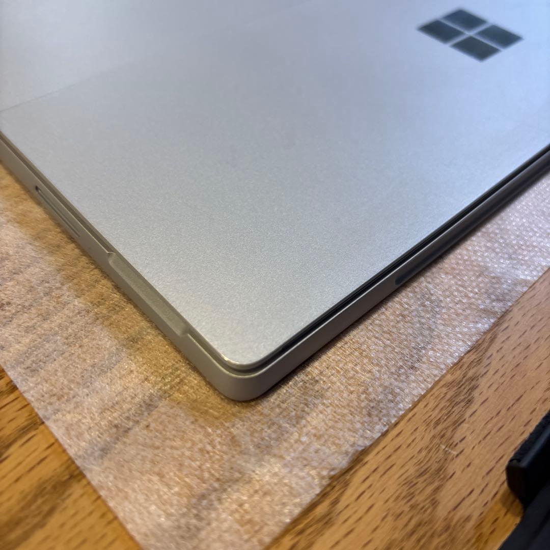【週末値下げ】Microsoft Surface Pro 7 256GB 8GB