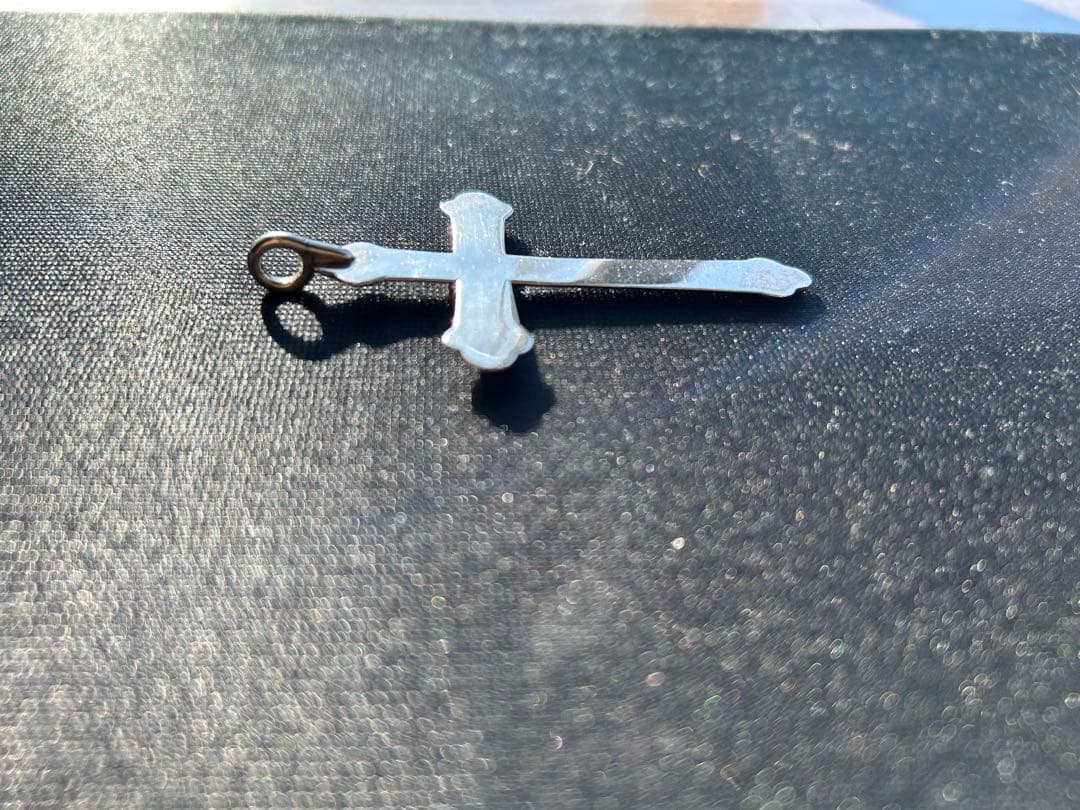 N*️様 ローズクロス カスタムネックレス（イーグルフック・赤ビーズ）