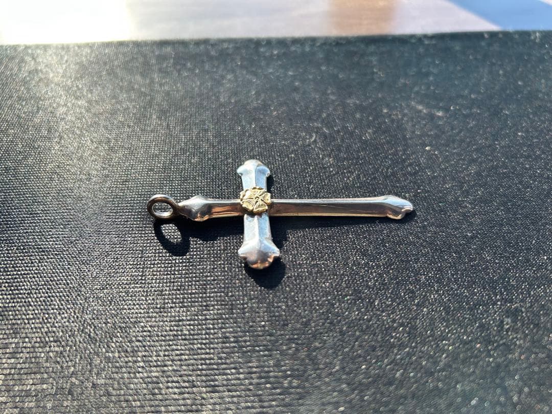 N*️様 ローズクロス カスタムネックレス（イーグルフック・赤ビーズ）