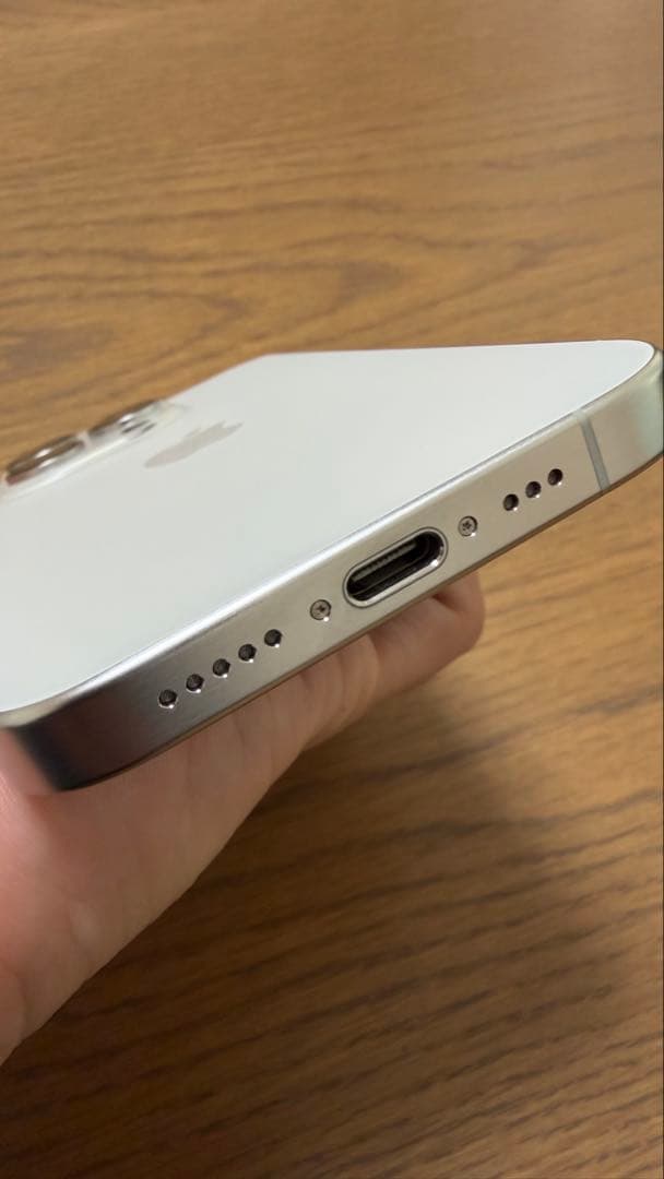 iPhone 15 Pro, White Titanium, 256GB 本体