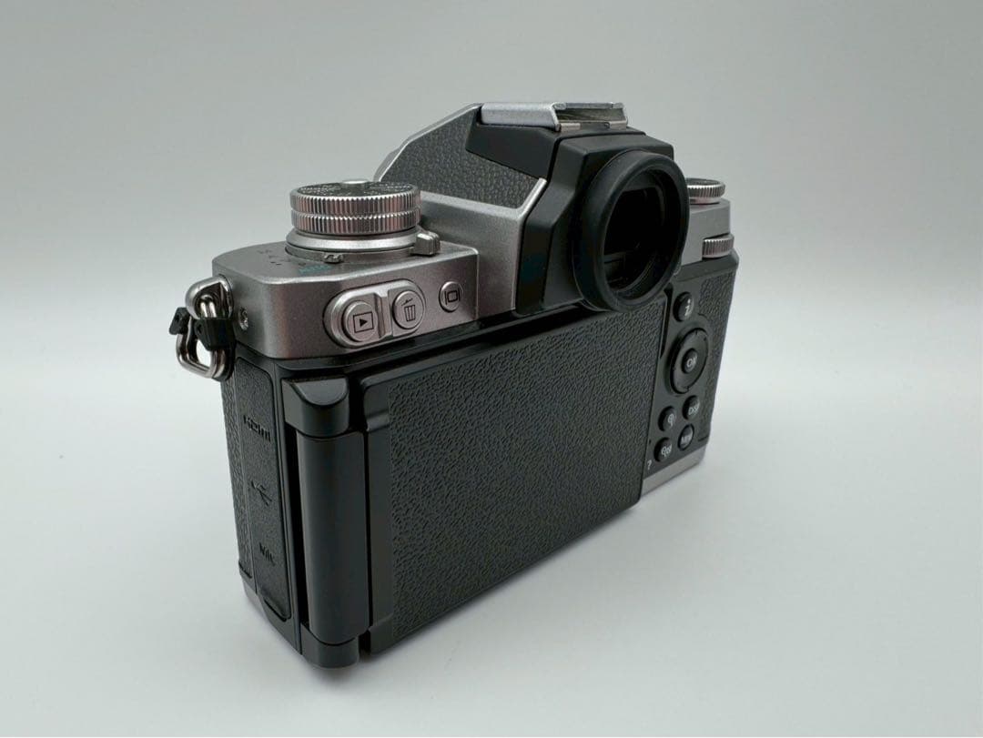 ☆美品【NIKON】Zfc + NIKKOR Z 16-50mm ニコン