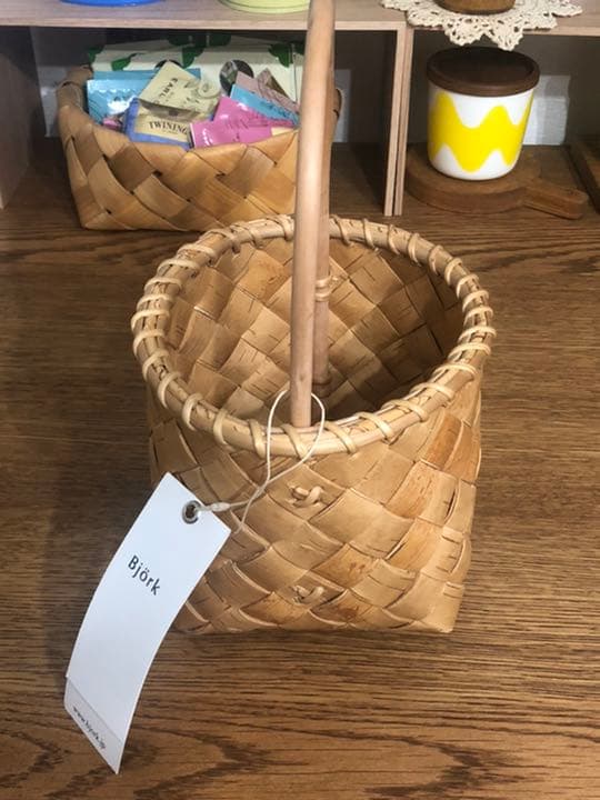 ビヨルク　Bjork ハンドル付白樺の根かがりバスケット