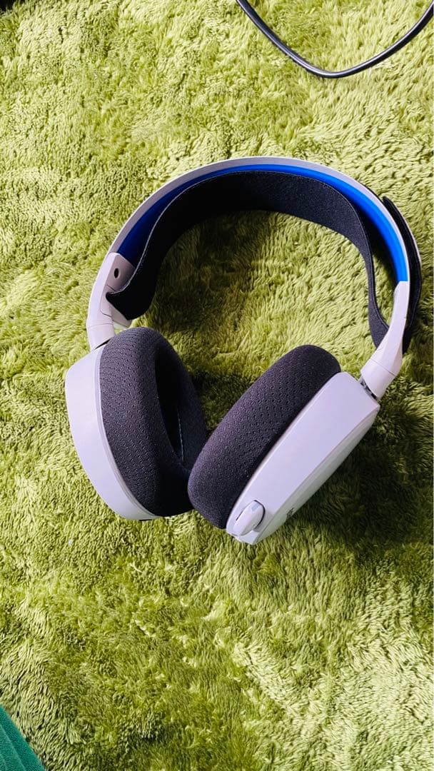 ヘッドホン ARCTIS 7