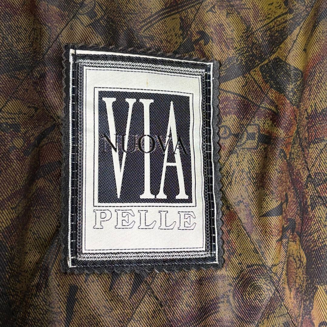 極上 羊革 ラムレザー ジャケット 短丈 黒 裏地総柄 柔らかい