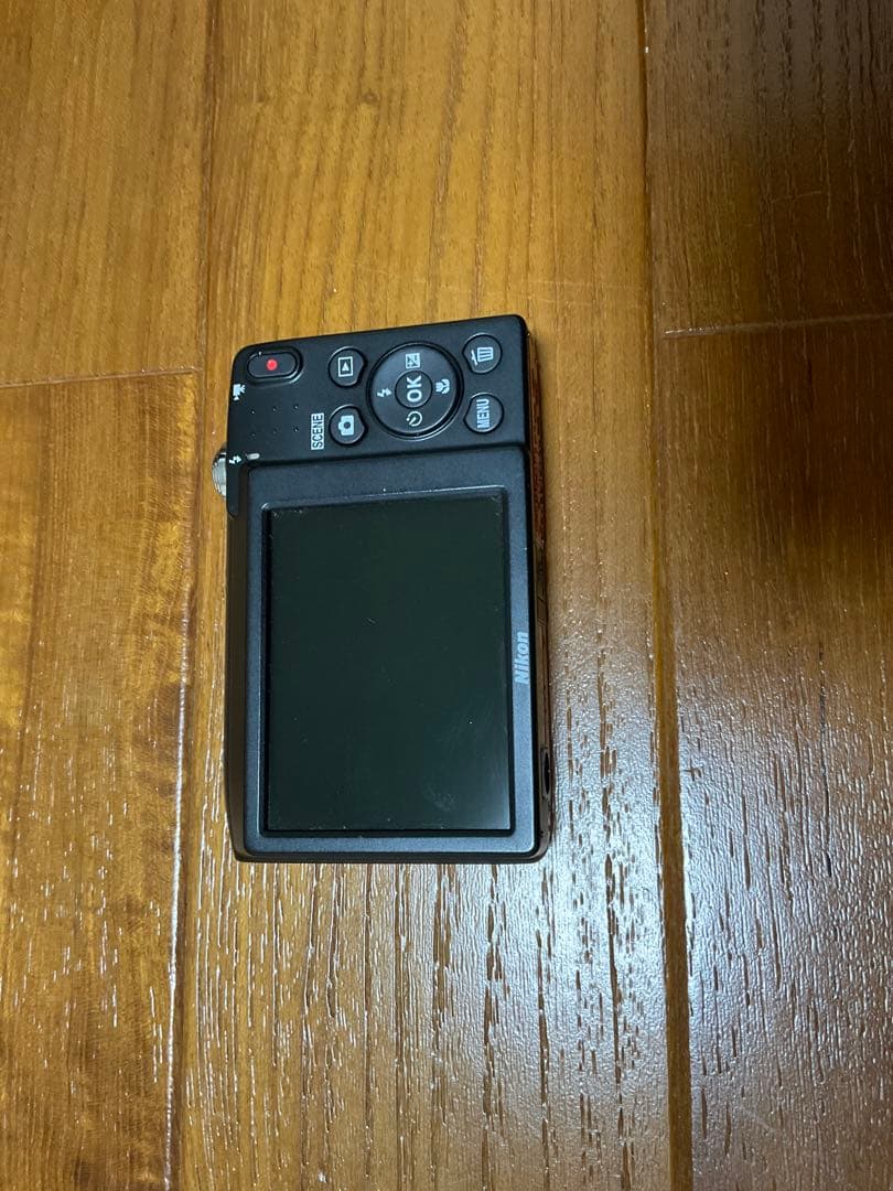 Nikon COOLPIX A100レッド コンパクトデジタルカメラ