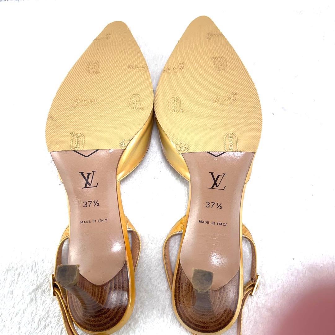 Louis Vuitton　ルイヴィトン　LVロゴ　キューブチャーム　パンプス