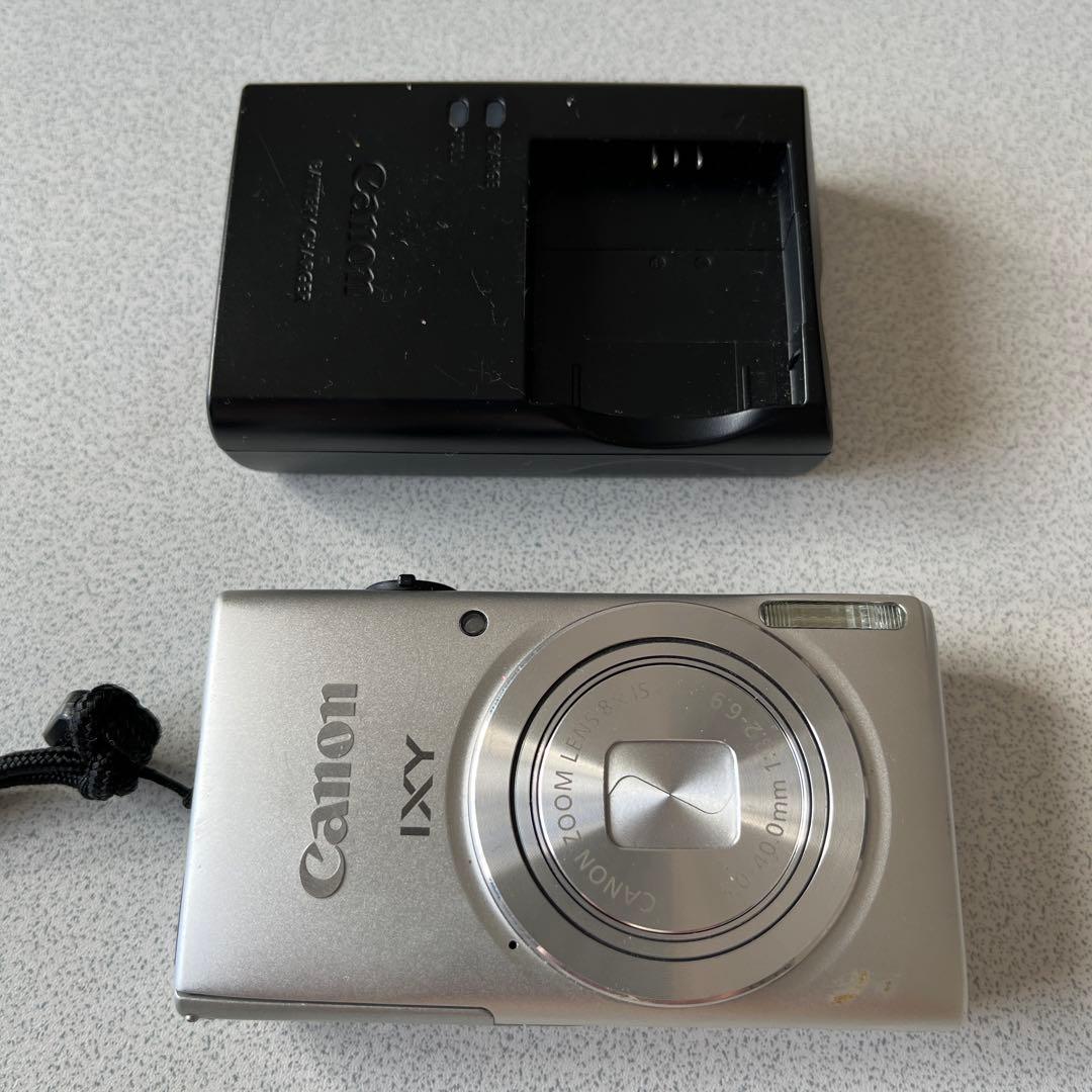Canon IXY100Ｆ デジタルカメラ 本体と充電器