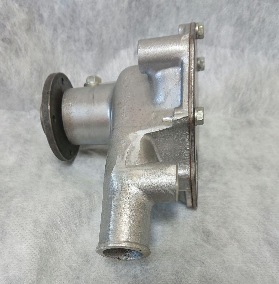 いすゞ　ベレット　　純正ウォーターポンプ