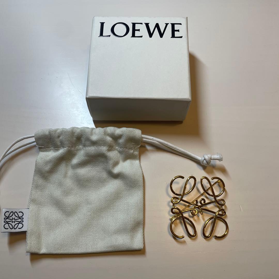 LOEWE ゴールドブローチ
