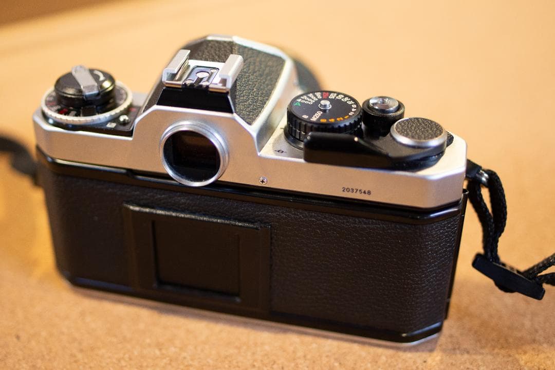 一一様用　Nikon FE2 50、55マクロ、24mmレンズ付　防湿庫保管品