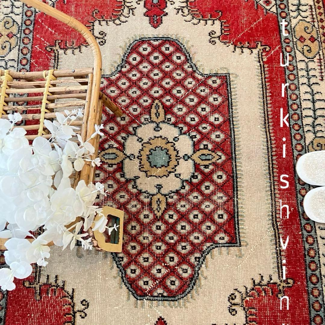 クラシカル柄✳︎117×209✳︎ 華やかレッド　ブラウン　トルコヴィンテージラグ