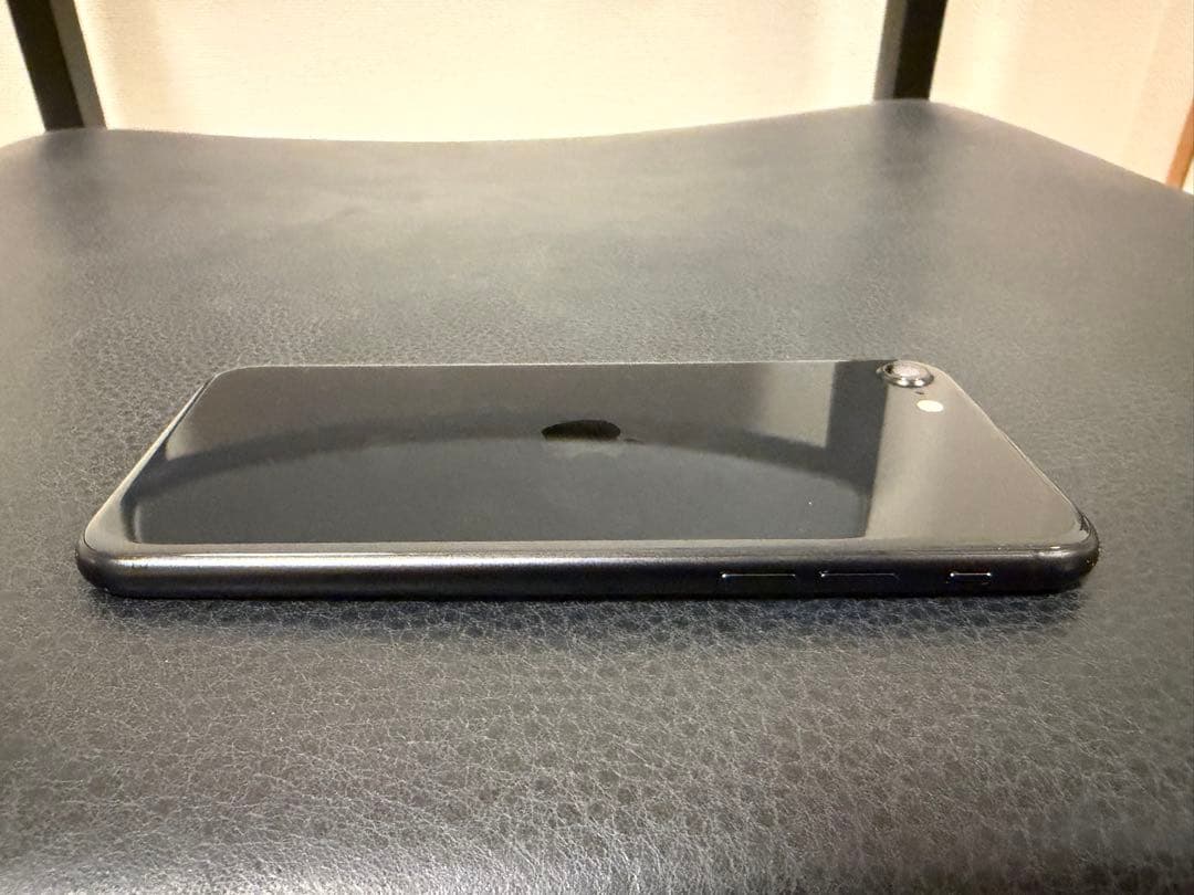 iPhone SE(第2世代)ブラック128GB ※本体のみ