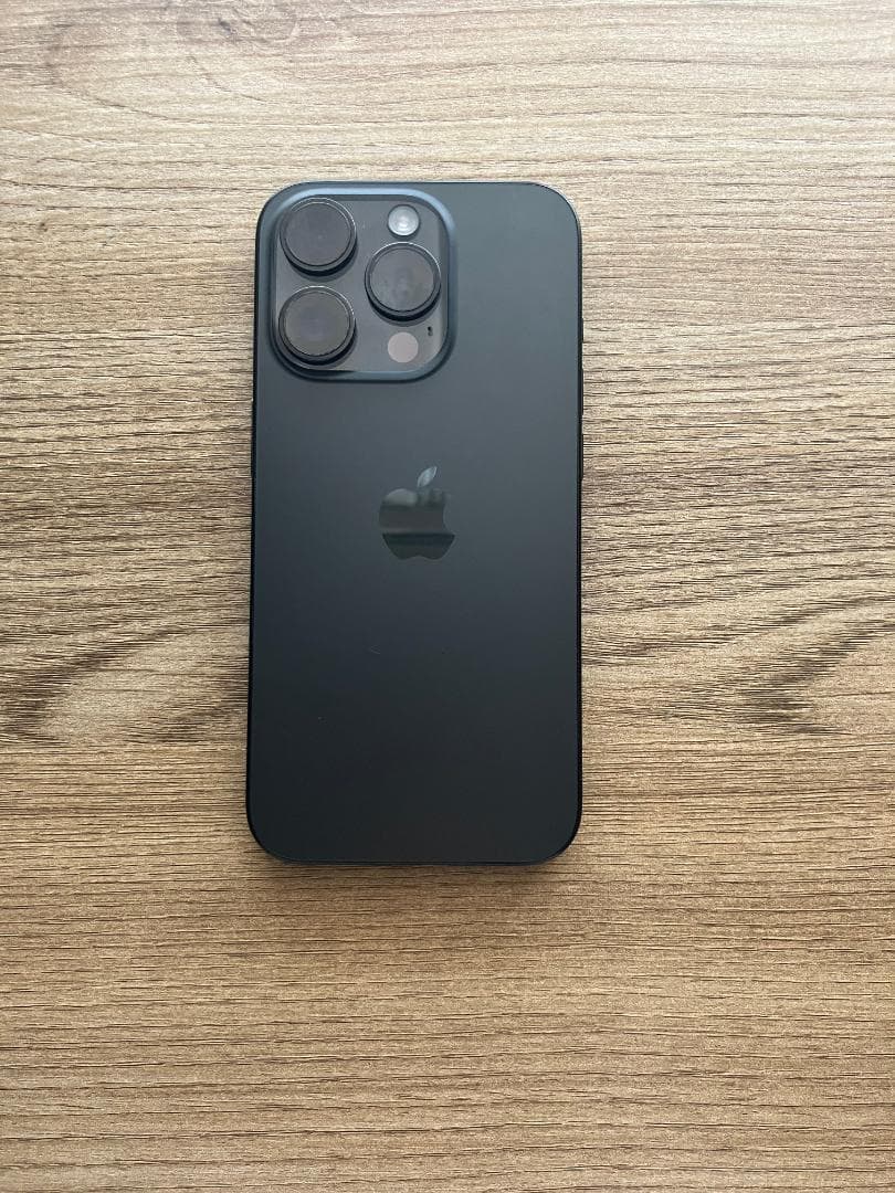 Apple iPhone 15 pro ブラック [注意点あり]