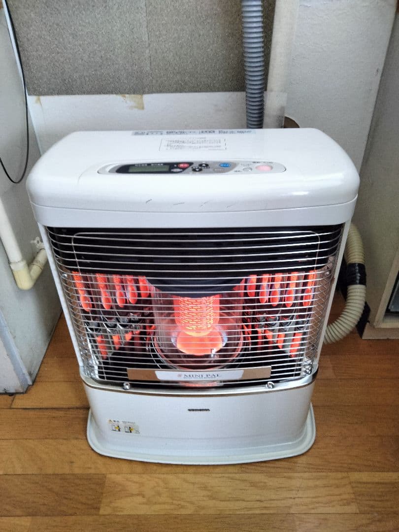 コロナFF石油ストーブミニパル！品番「FF‐VT5511P」2011年式中古品