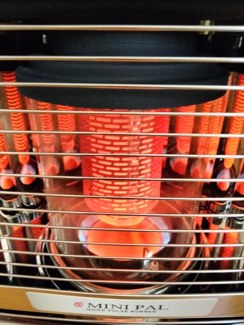 コロナFF石油ストーブミニパル！品番「FF‐VT5511P」2011年式中古品