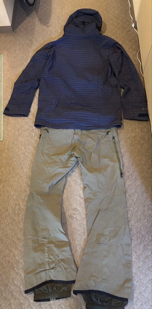 【値下げしました】Burton ak GORE-TEX PRO ウェア上下