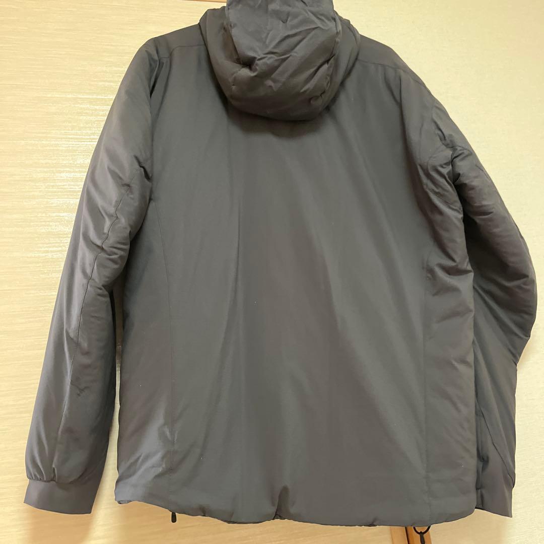 に*0様 ARC’TERYX Atom フーディ　Lサイズ　グレー