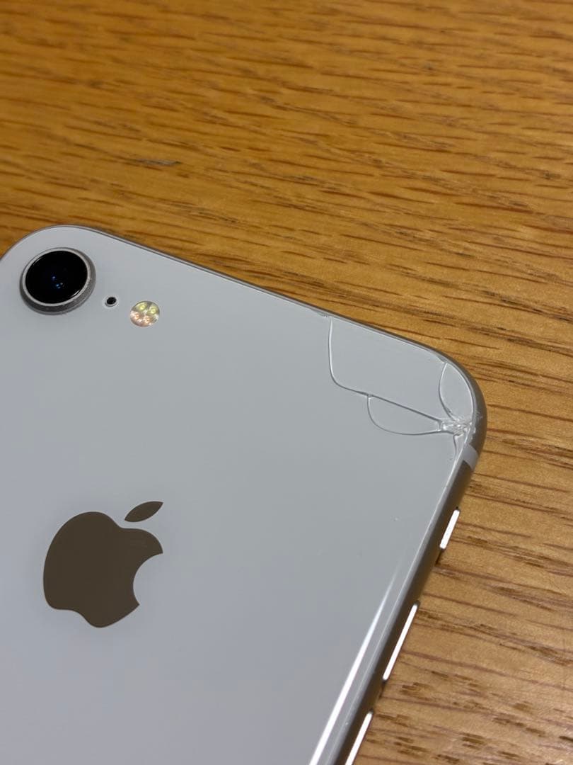 iPhone 8 箱付き　ヒビ有り　けど美品