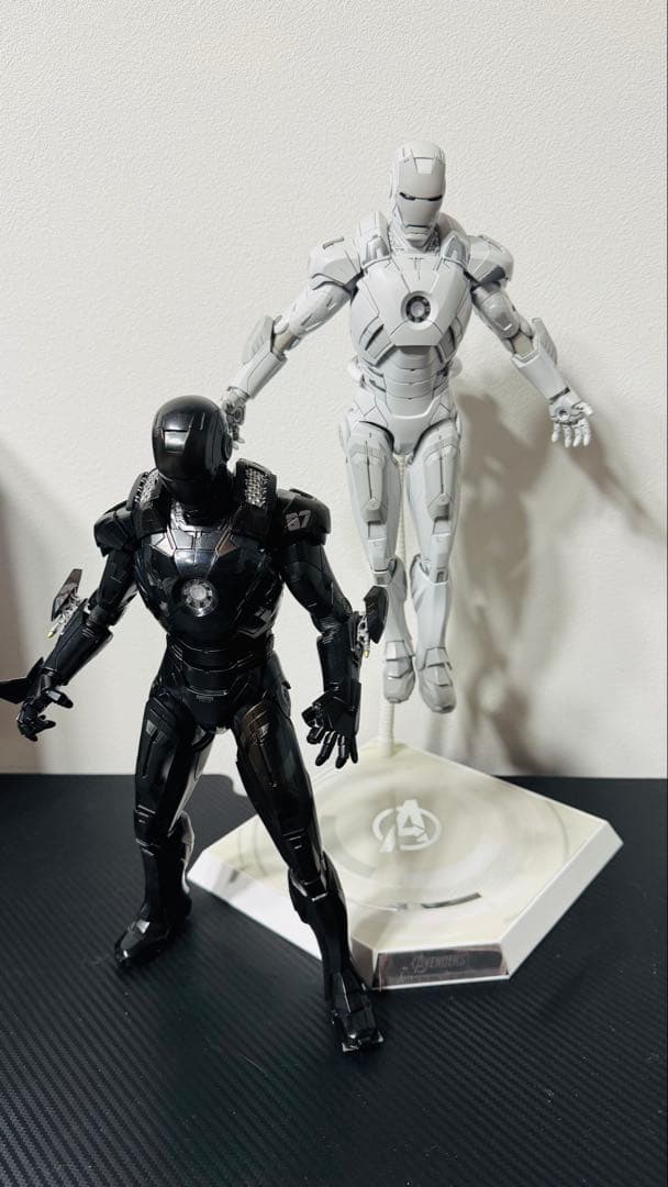 ホットトイズ　アイアンマン Mark 7 ステルスとサブゼロセット