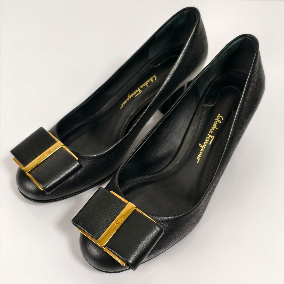 未使用級 フェラガモ ヴァラリボン パンプス CAPUA55 ブラック 22.5