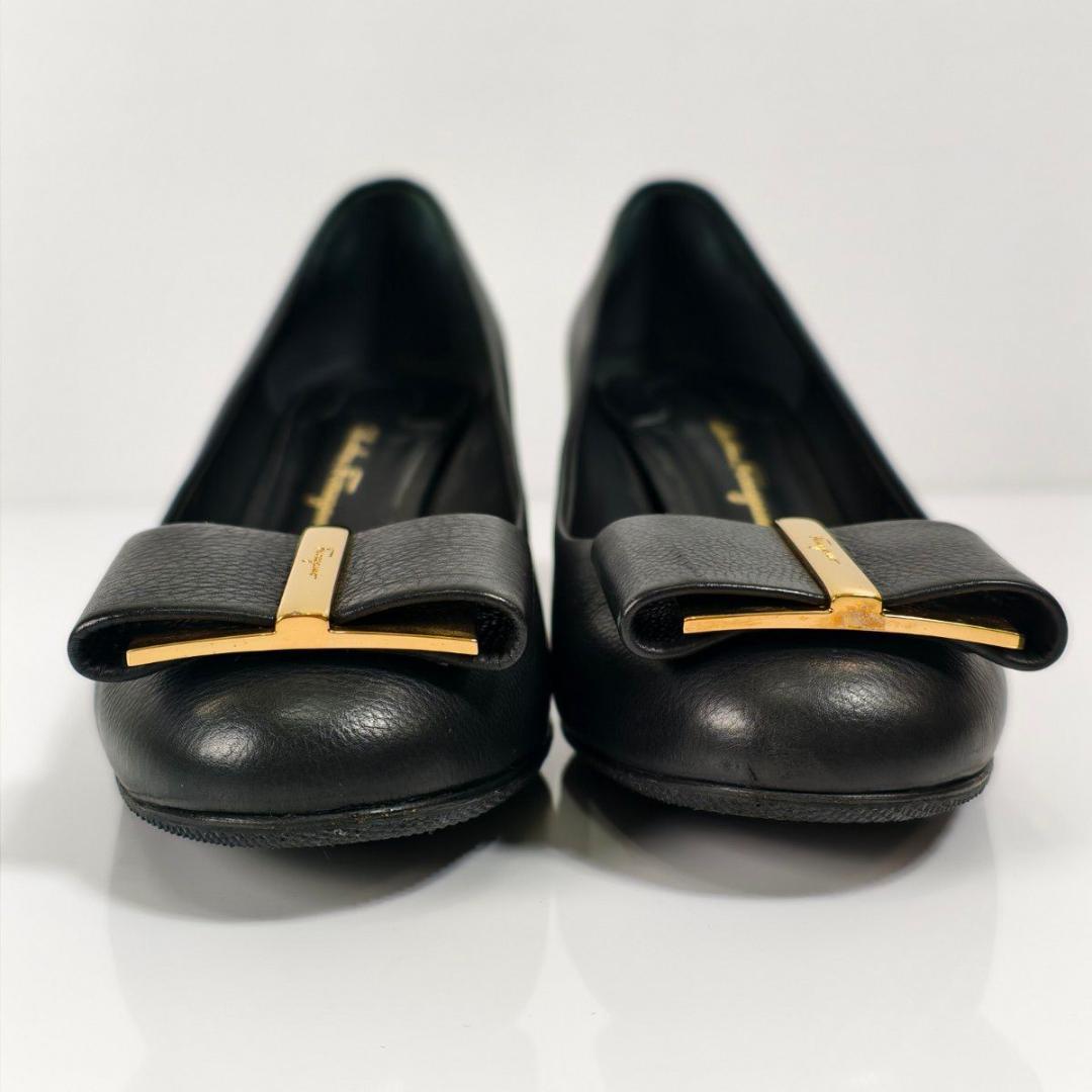 未使用級 フェラガモ ヴァラリボン パンプス CAPUA55 ブラック 22.5