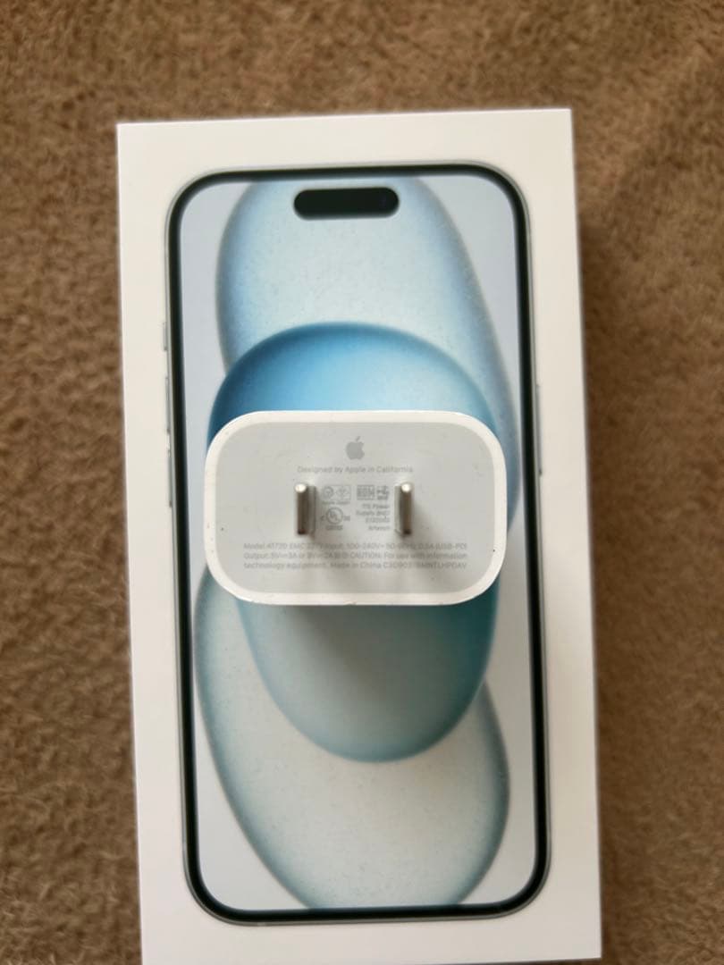 新品未開封　iPhone15 128GB　純正20W USB-C電源アダプタ付