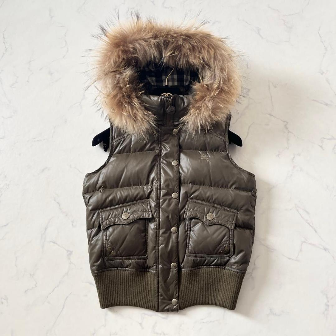 バーバリーブルーレーベル ノバチェック ファー付 ダウンベスト カーキ 緑 M