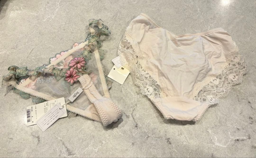 専新品　ワコール　Trefle トレフル　ブラジャー　ショーツ　セット