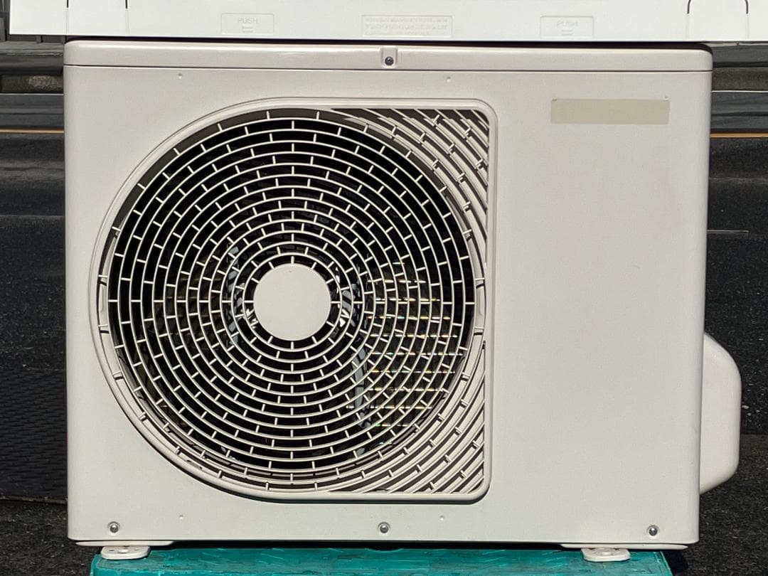 愛知岐阜/送料込★美品★東芝2.2kWエアコン RAS-H221P(W)　21年