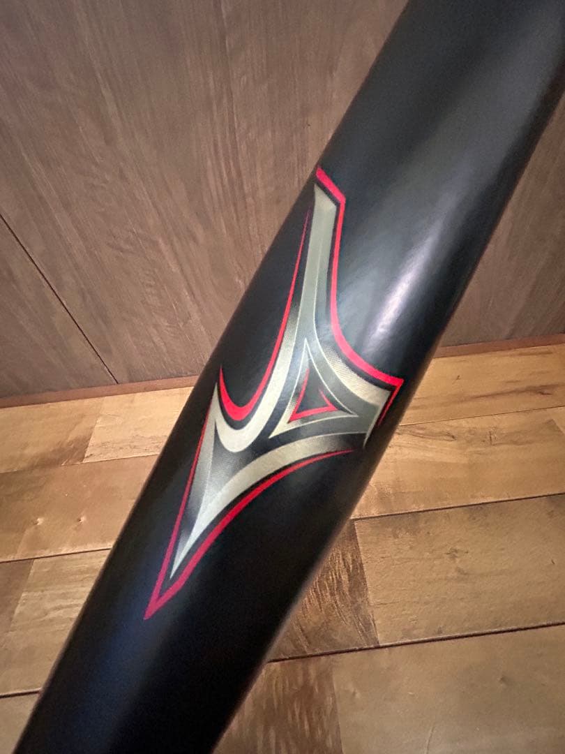 Mizuno Beyond Max Legacy 軟式バット 83cm 720g