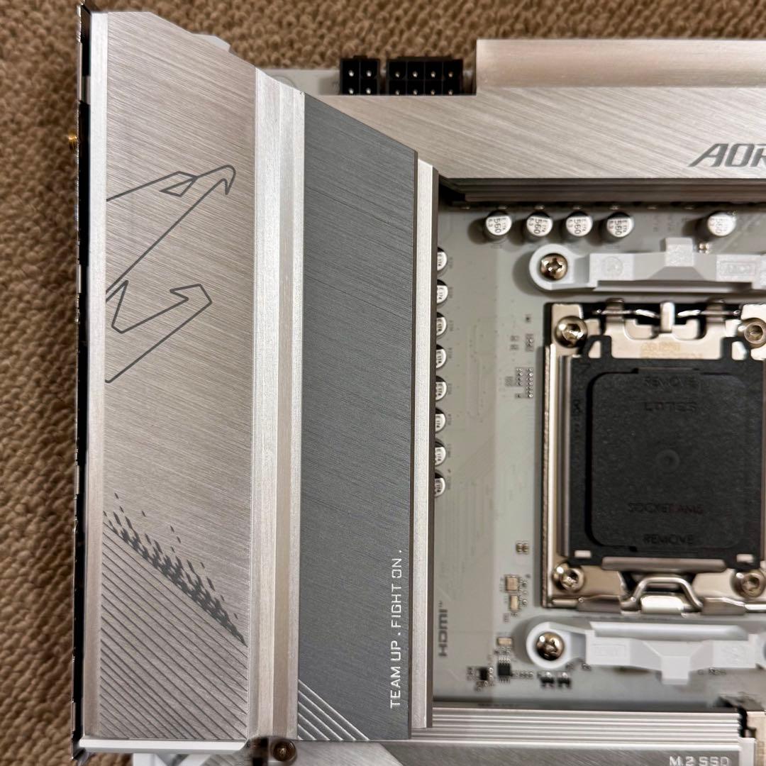 GIGABYTE B650 AORUS ELITE AX ICE マザーボード