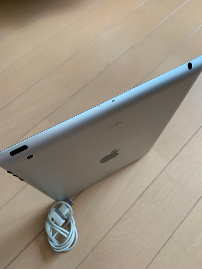 【Apple】ipad wi-fi 即使用可能 シルバー 32G充電ケーブル付き