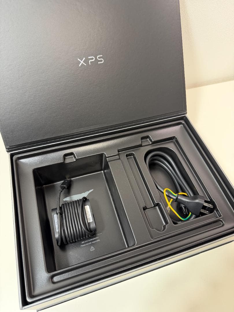 Dell XPS 13 9300 プラチナ