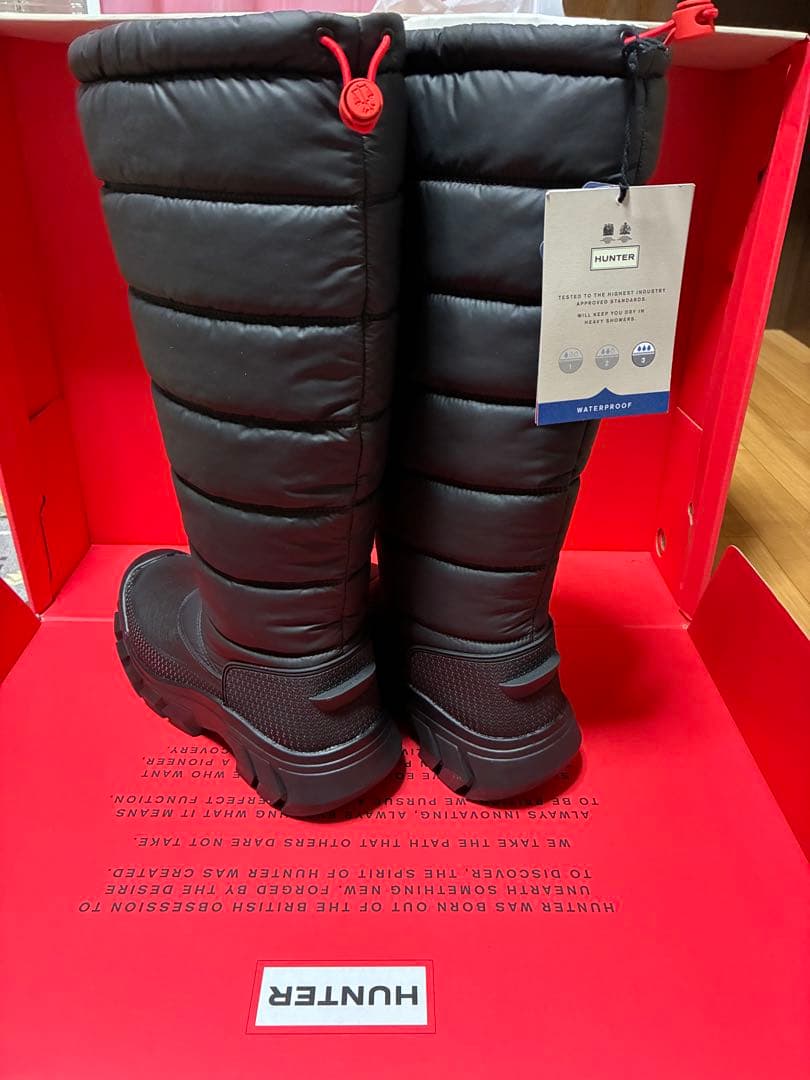【新品未使用】HUNTER ブラック ロングブーツ　キルティング　脚細効果