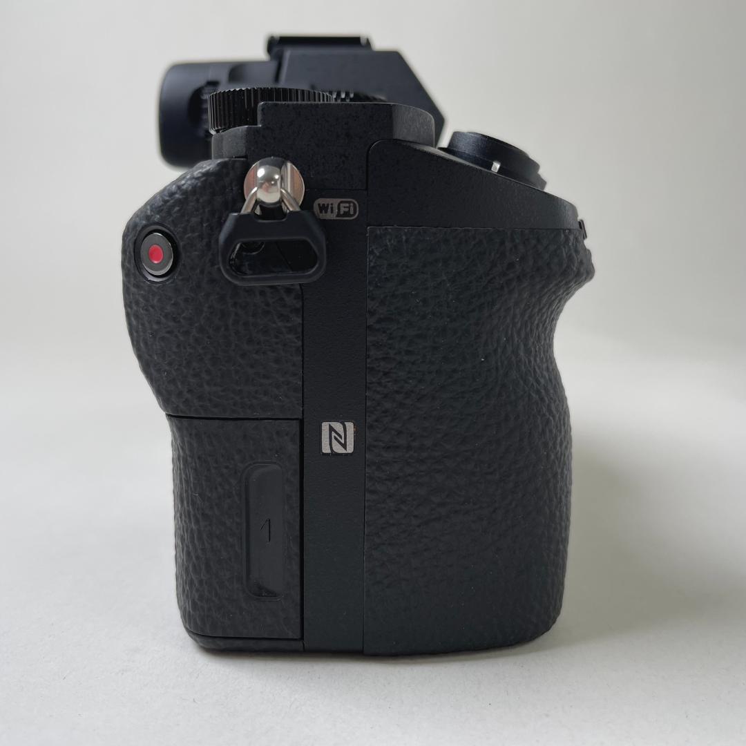 おまけ多数！！【美品】SONY　α7 II　ボディ　ILCE-7M2