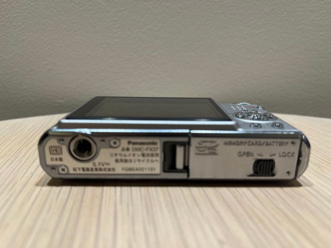 LUMIX DMC-FX37 10メガピクセル