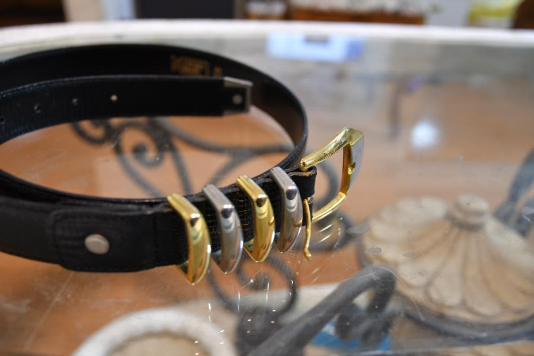 GIANNI VERSACE 本革 レザーベルト ブラック 4連金具