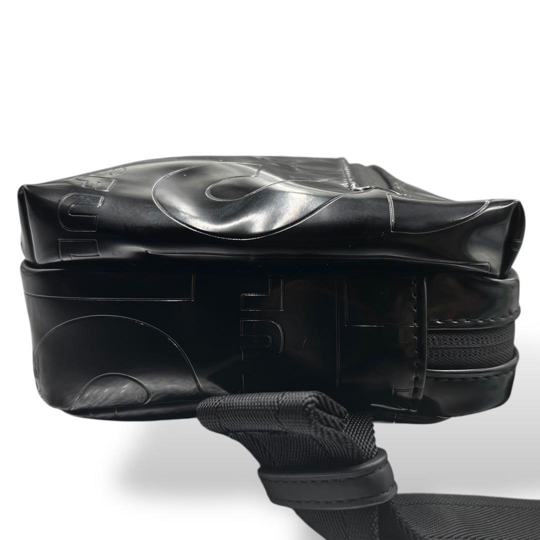 【美品】ディーゼル　ボディバッグ　ウエストポーチ　黒　ロゴ柄　男女兼用　斜め掛け